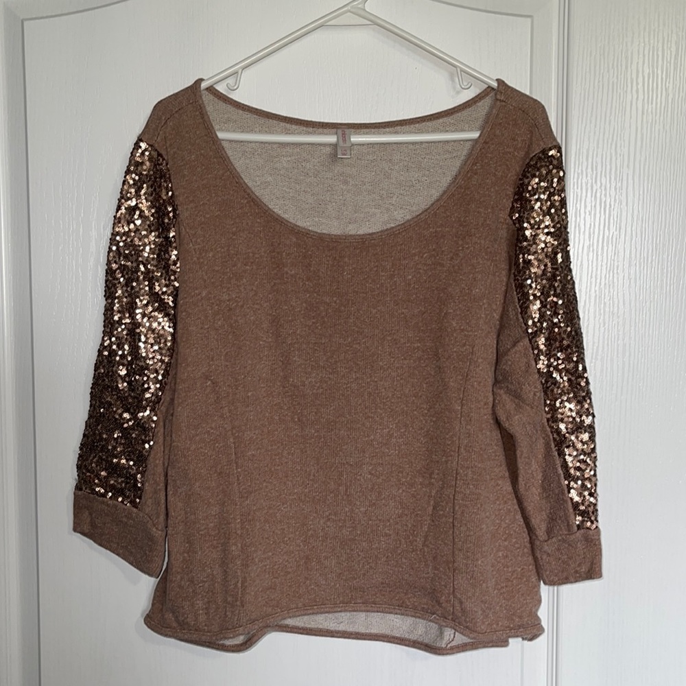 Women’s L brown & bronze sequin Xhilaration sweater.